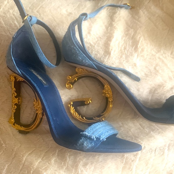 Dolce & Gabanna - Picture 1 of 4